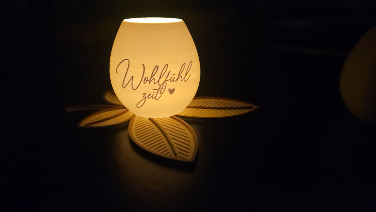 🕯️ Herzenslicht – dekoratives LED-Windlicht mit Blätter-Untersetzer 🕯️