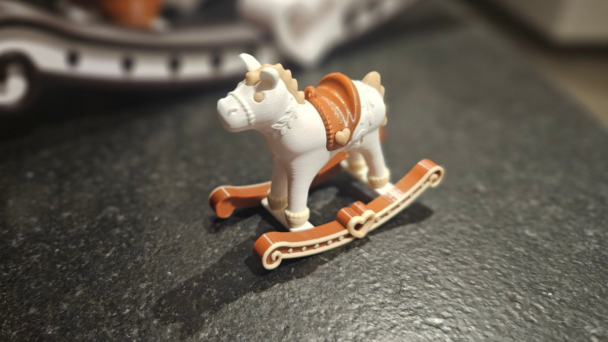 🐴 Schaukelpferd mit Herz – liebevolle Dekoration 🐴